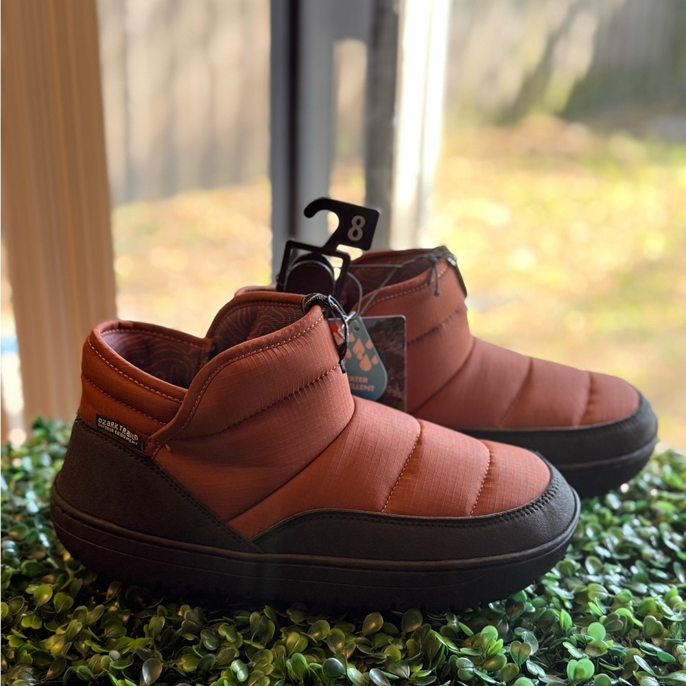 OZARK TRAIL Mens Sz 8 Rust Ankle Boot Memory Foam Puff Water Resistant Slipper